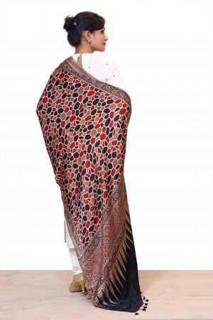 Drapes New Friend - Blouse Story